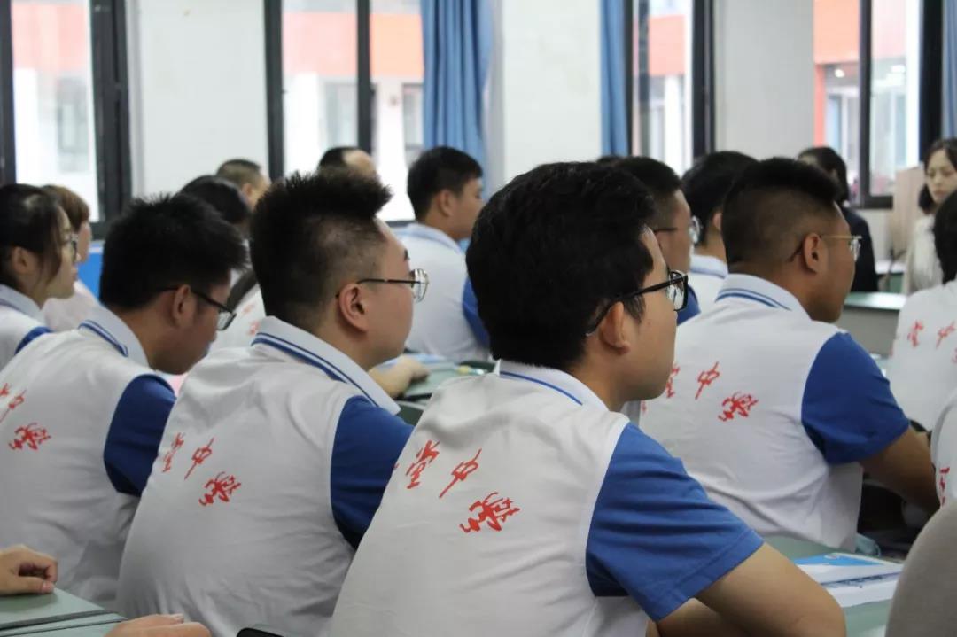 金堂中學(xué)首屆“蓉歐基地班”開班典禮圓滿舉辦！