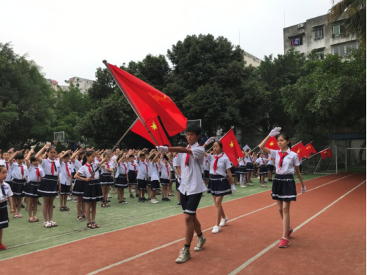 眉山育英實驗學(xué)校的辦學(xué)特色是什么？