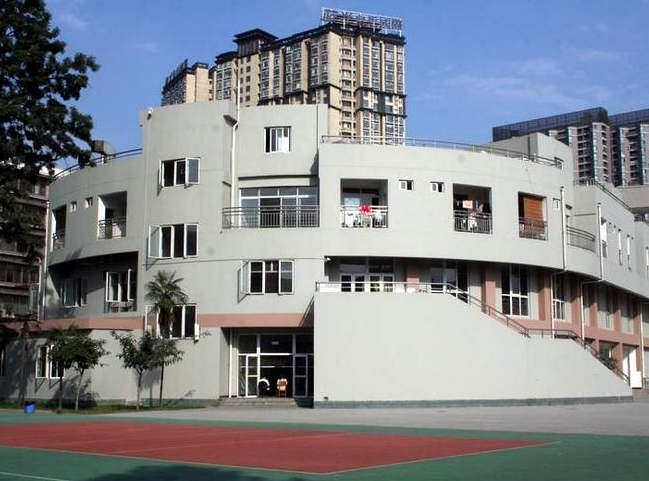 成都市鹽道街中學(xué)發(fā)展前景怎么樣？