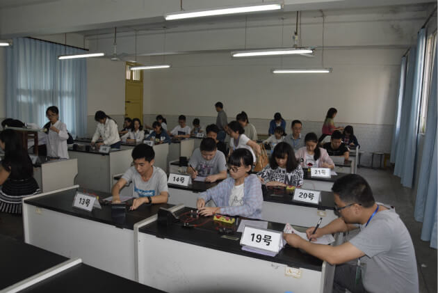 內(nèi)江三中學(xué)?；靖艣r