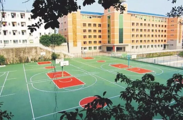 渠縣中學地理位置在哪兒？