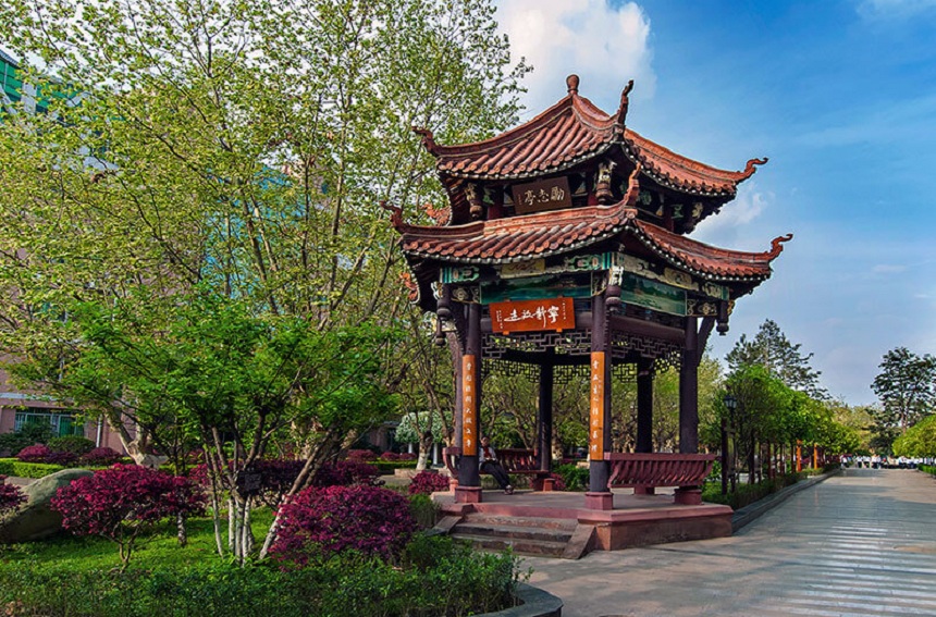 中和中學環(huán)境好不好？