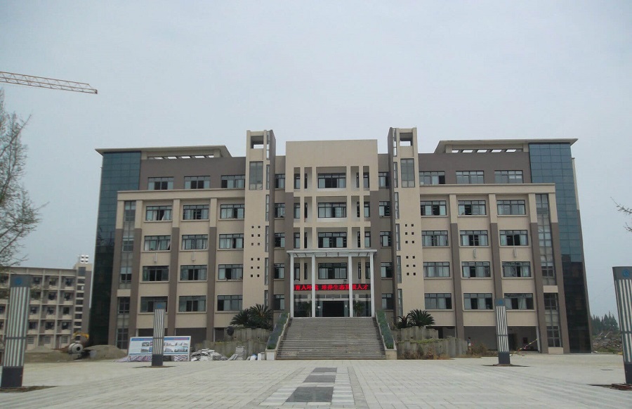 眉山車城中學(xué)這所學(xué)校怎么樣？
