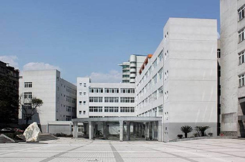 雅安市強項雙語中學校園環(huán)境怎么樣？