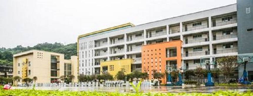 雅安二中寢室、校園環(huán)境怎么樣？