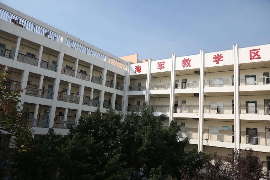 東汽八一中學(xué)宿舍、食堂環(huán)境怎么樣？