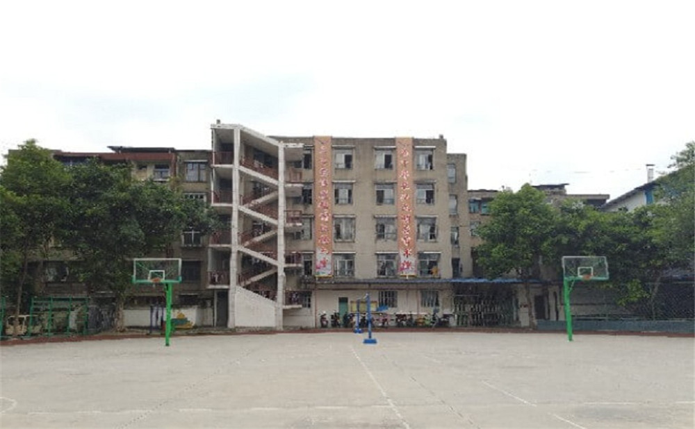 廣漢六中地址在哪？