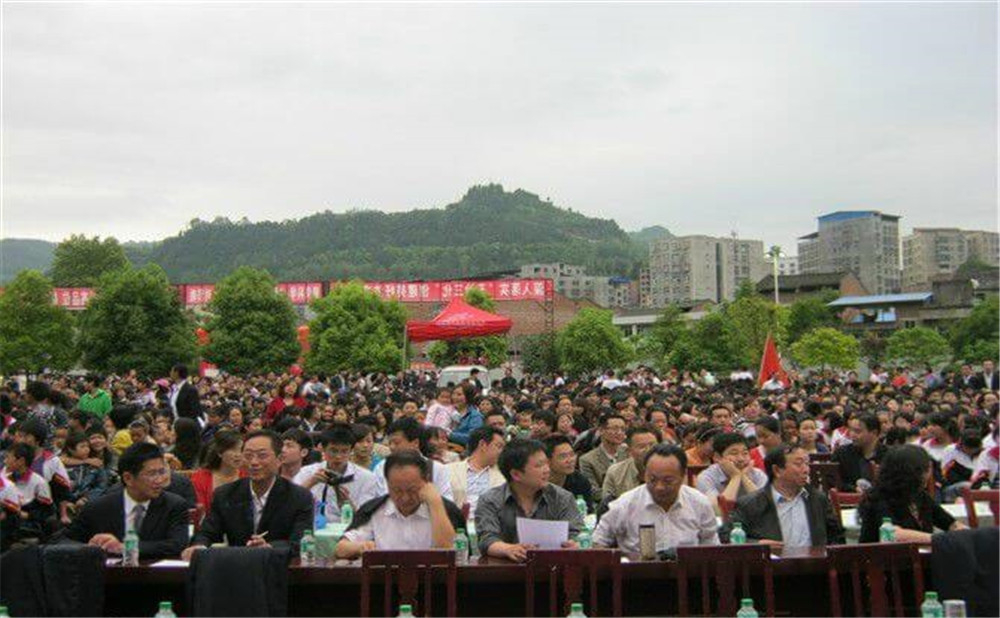 平昌縣駟馬中學(xué)學(xué)校詳細(xì)地址在哪里？