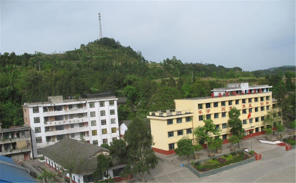 巴州區(qū)茶壩中學(xué)詳細(xì)地址在什么地方？