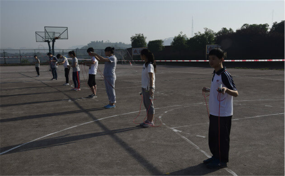 內(nèi)江第三中學(xué)學(xué)校環(huán)境怎么樣？