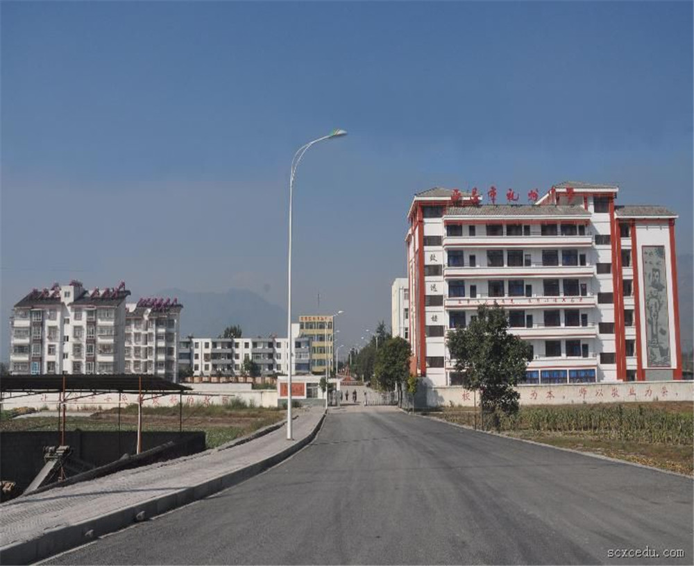 西昌市禮州中學(xué)學(xué)校招辦電話是多少？