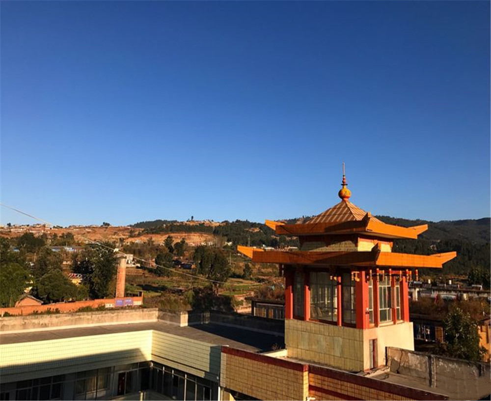 涼山州民族中學(xué)是一所公辦學(xué)校嗎？