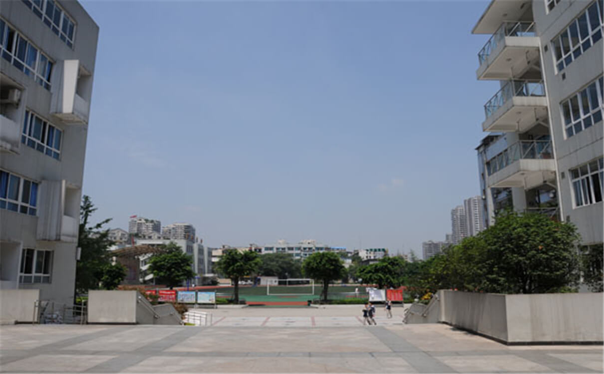 成都鐵路中學(xué)高中部的錄取分?jǐn)?shù)是多少？