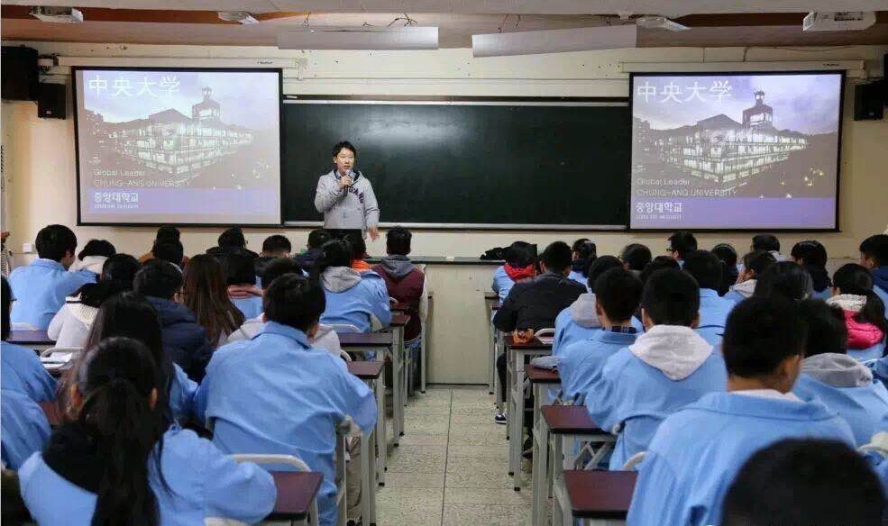 通錦中學(xué)的錄取分?jǐn)?shù)線是多少？