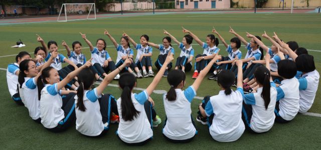 成都新世紀(jì)外國語學(xué)校的錄取分?jǐn)?shù)線是多少？