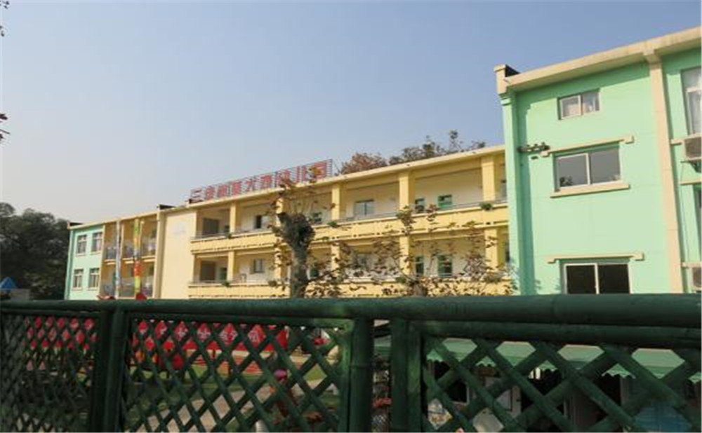 四川師范大學(xué)實驗外國語學(xué)校的升學(xué)率是多少？