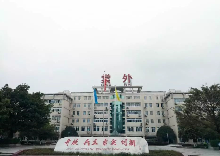 成都棠湖外國語學(xué)校近三年的錄取分?jǐn)?shù)線是多少？