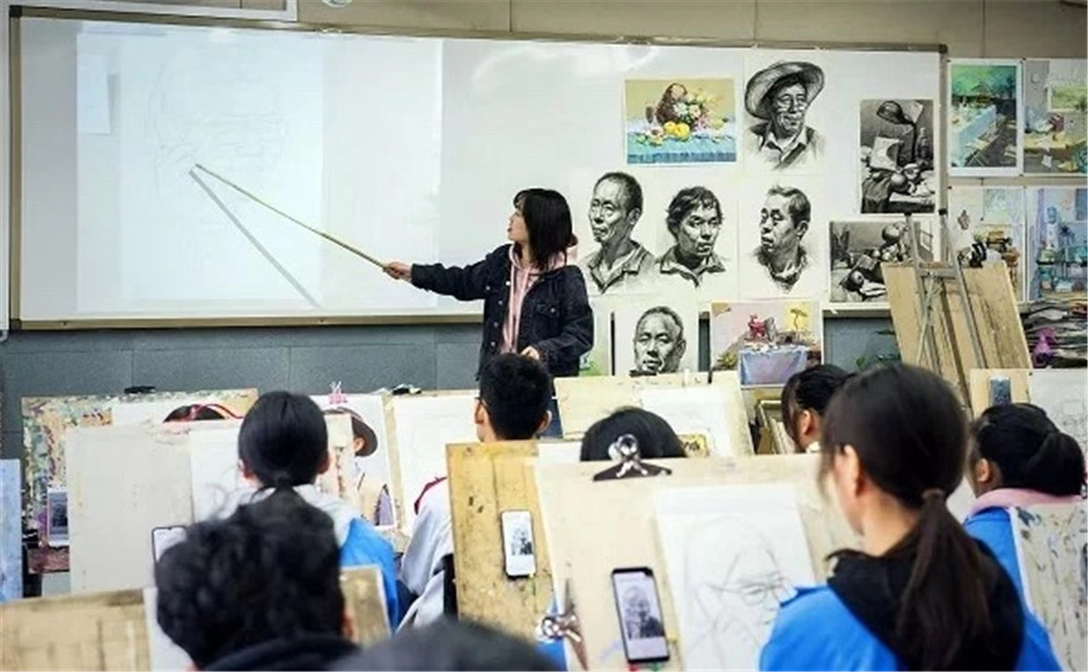 成都市第三中學錄取分數(shù)是多少？