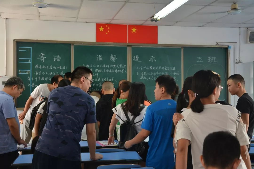 成都新世紀(jì)外國語學(xué)校的宿舍怎么樣？