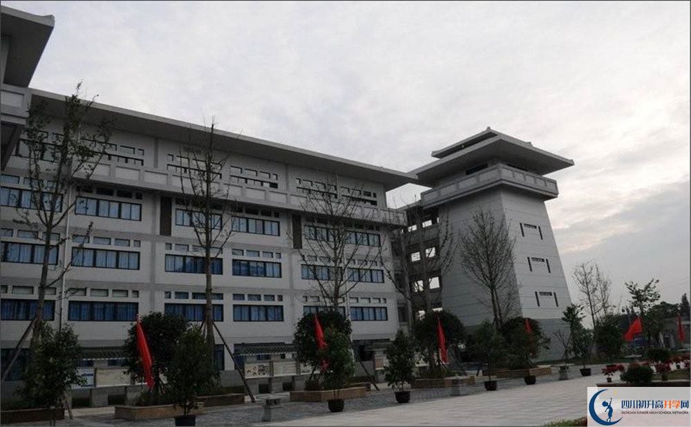 成都石室中學(xué)北湖校區(qū)的學(xué)費(fèi)大概多少？