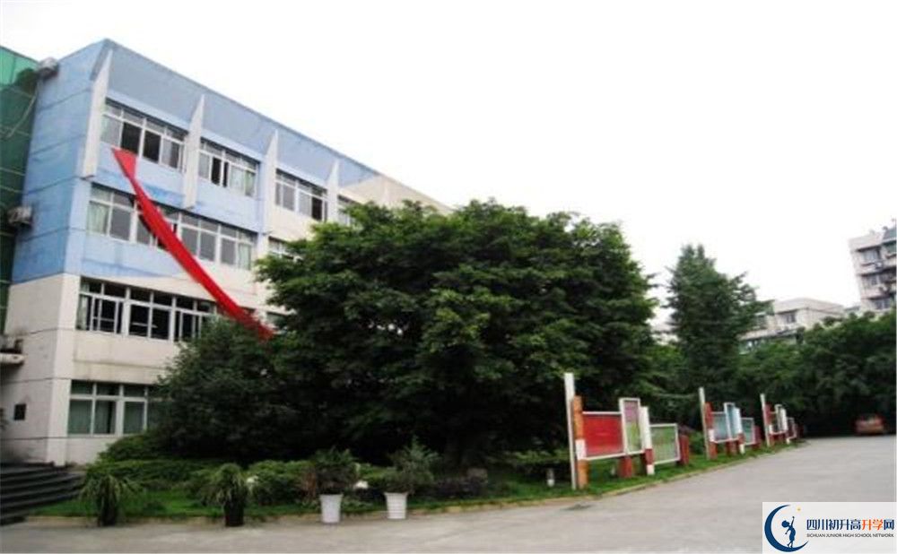 四川師范大學(xué)實(shí)驗(yàn)外國(guó)語(yǔ)學(xué)校的高中住宿好不好？