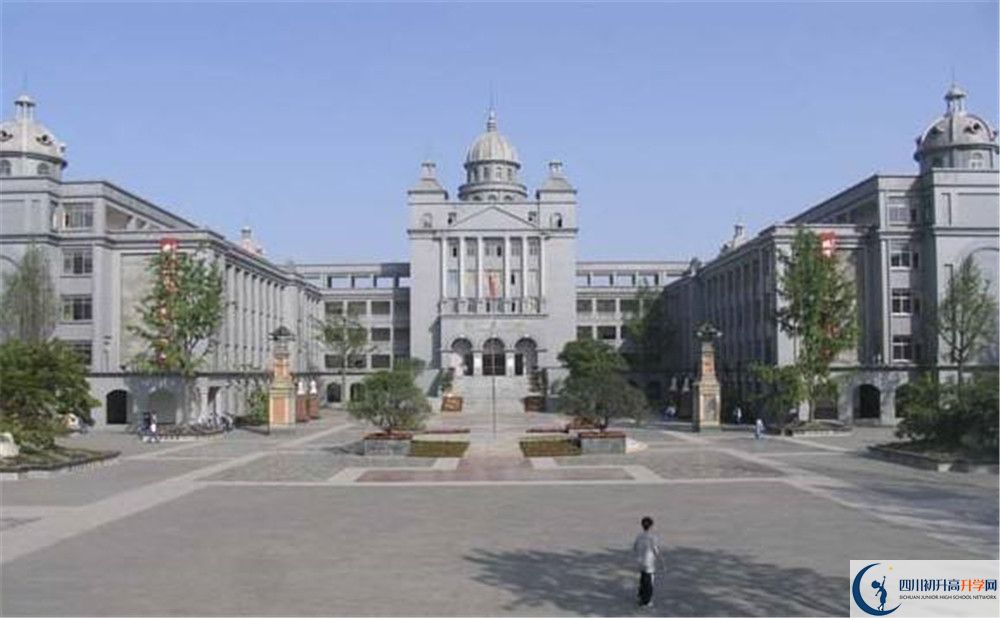 成都石室外國(guó)語(yǔ)學(xué)校的分?jǐn)?shù)線數(shù)多少？