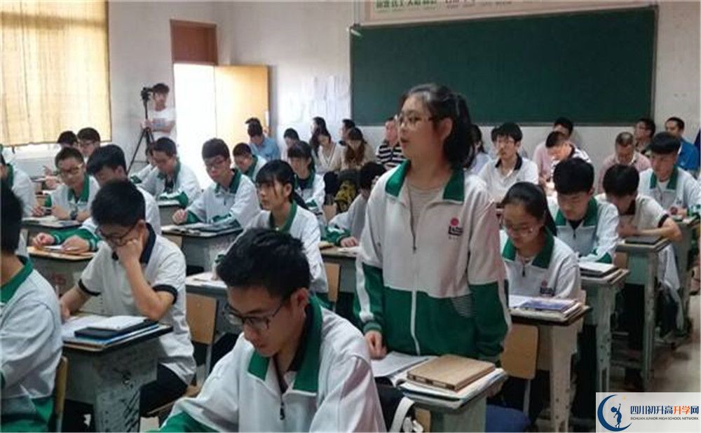 溫江二中的分?jǐn)?shù)線大概是多少？