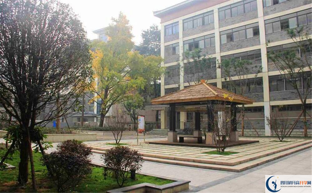 成都市西北中學高中歷年來的分數(shù)線是多少分？
