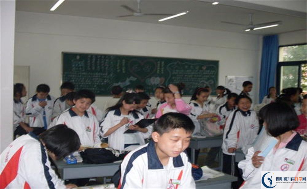 敖平中學(xué)2020年被清華北大錄取的學(xué)生有多少？