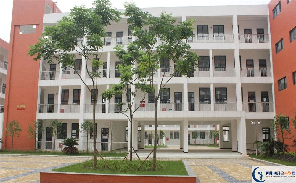 金堂中學(xué)住宿費(fèi)用是多少？