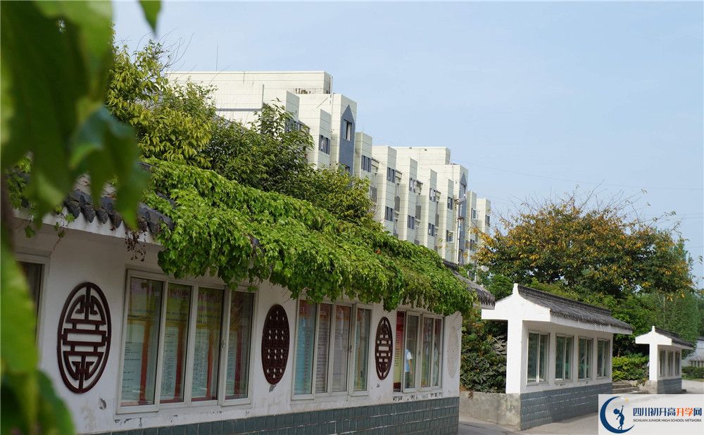 高板中學(xué)住宿費(fèi)用是多少？