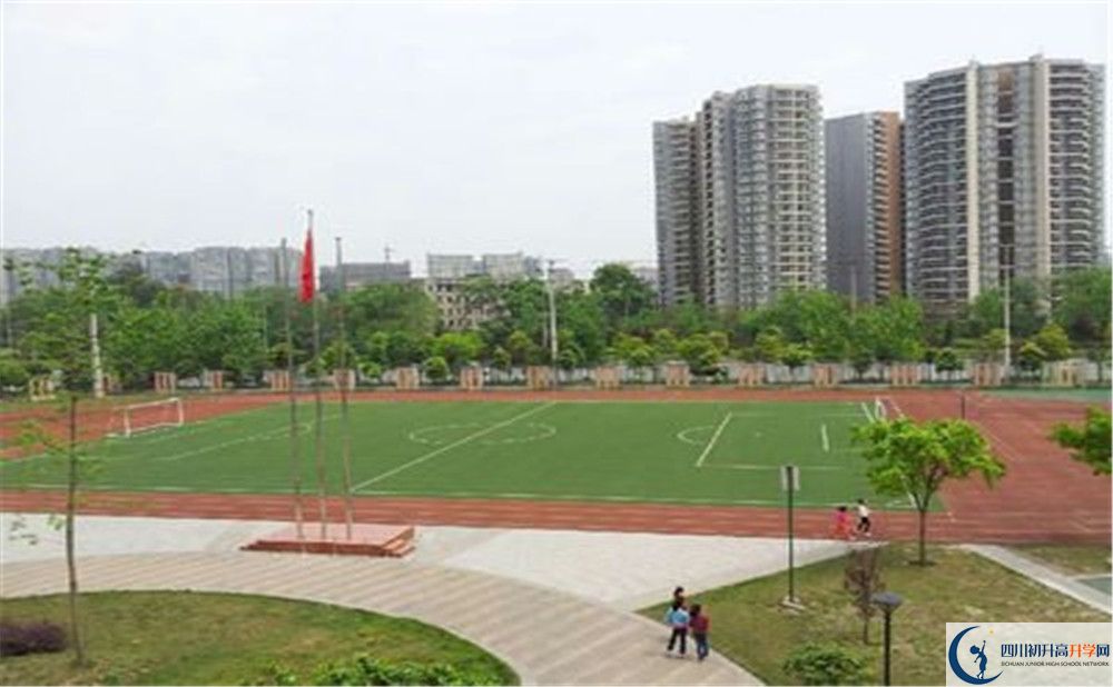 成都樹(shù)德中學(xué)光華校區(qū)的高中住宿怎么樣？