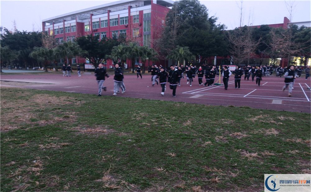 成都南開為明學校高中住宿怎么樣？