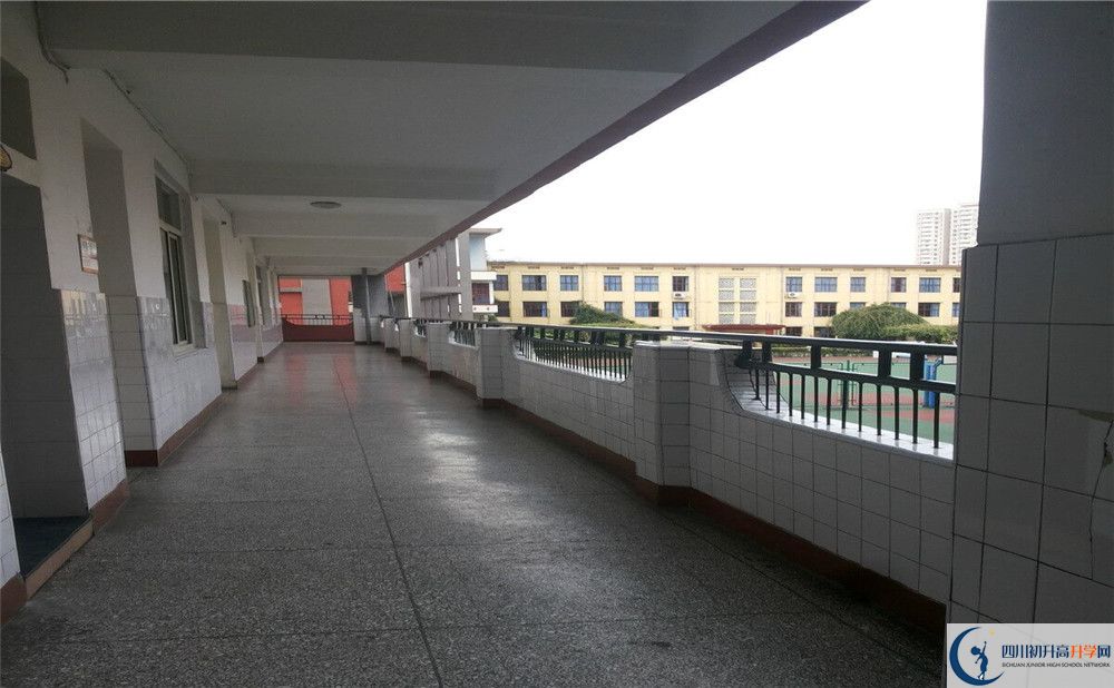通錦中學(xué)平行班與實(shí)驗(yàn)班差多少？