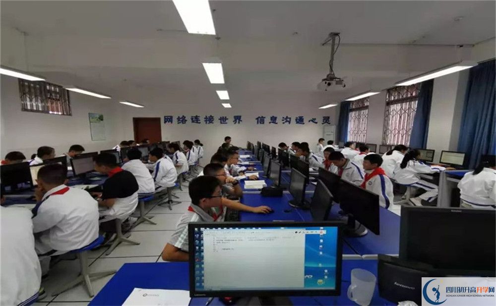 電子科技大學(xué)實(shí)驗(yàn)中學(xué)位置在哪里？