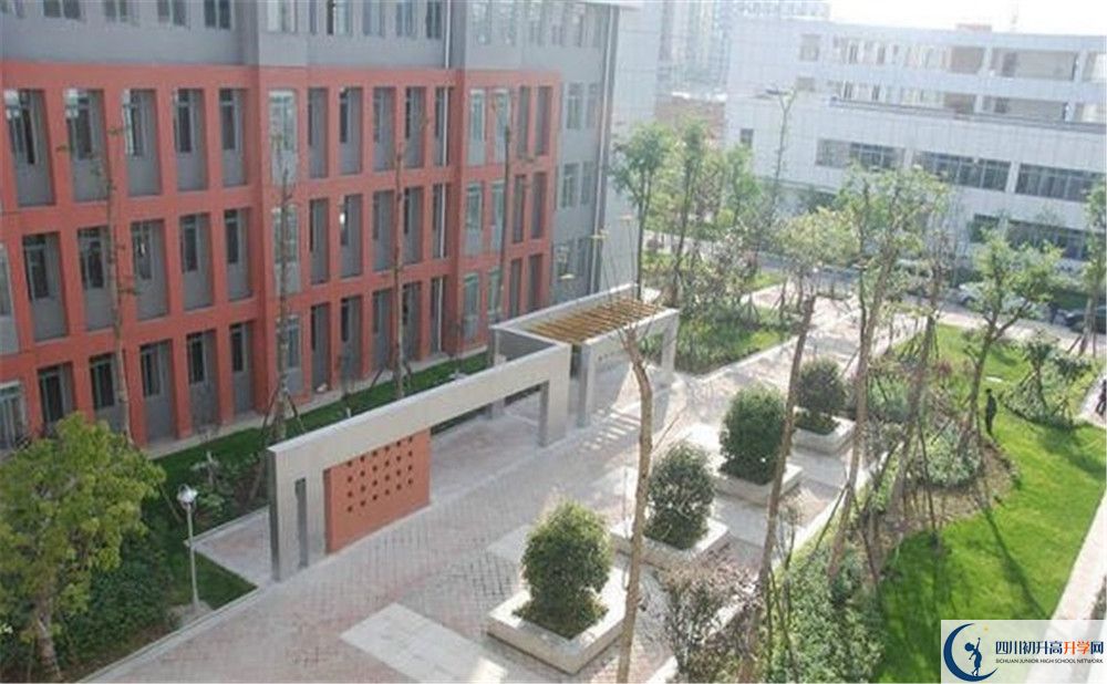成都經(jīng)濟(jì)技術(shù)開發(fā)區(qū)實驗中學(xué)位置在哪里？