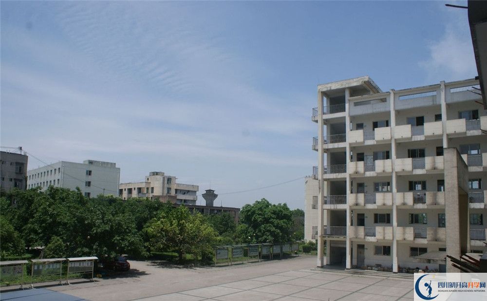 高埂中學(xué)平行班與實(shí)驗(yàn)班差多少？