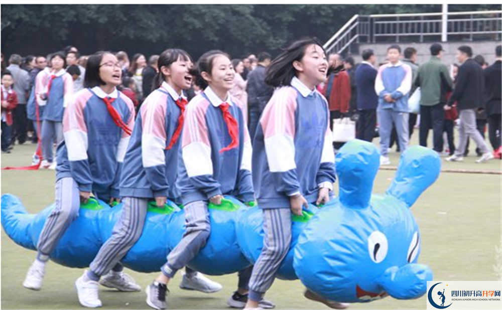 成都嘉祥外國語學(xué)校實(shí)驗(yàn)班人數(shù)是多少？