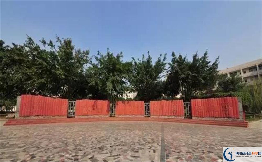 溫江二中實驗班人數(shù)是多少？