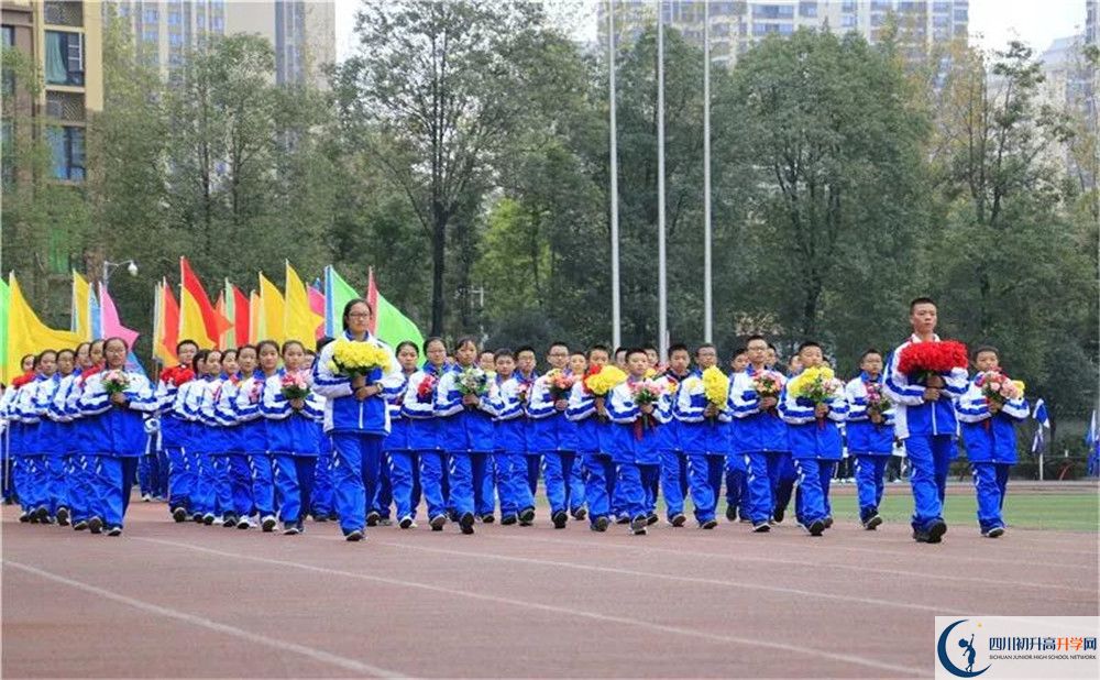 成都石室中學(xué)實驗班學(xué)費貴嗎？