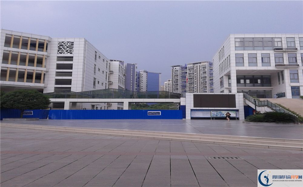 成都市第三中學(xué)高中分班考試難嗎？