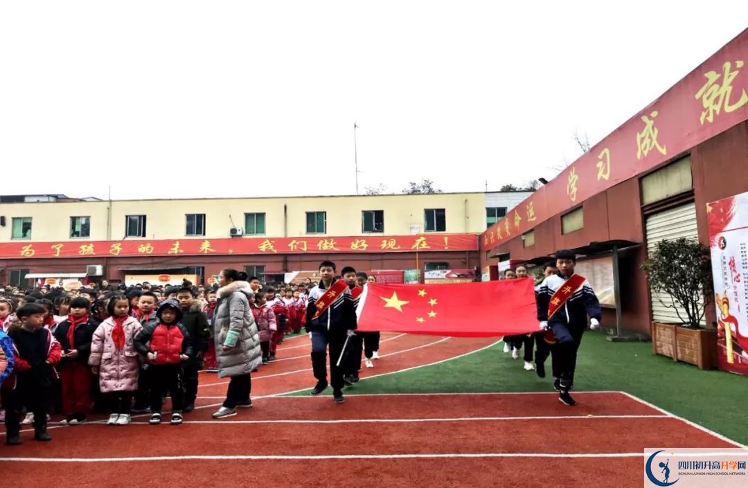 成都文武學(xué)校高中分班考試難嗎？