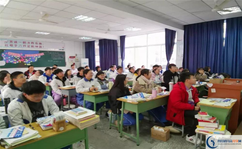 簡陽中學(xué)實(shí)驗(yàn)班學(xué)費(fèi)貴嗎？