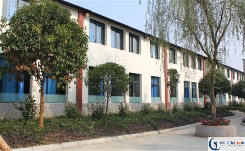 成都石室佳興外國(guó)語(yǔ)學(xué)校的國(guó)際班怎么樣？