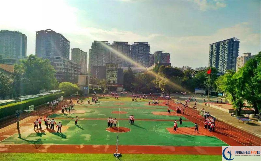 成都樹德協(xié)進中學在校學生總人數是多少？
