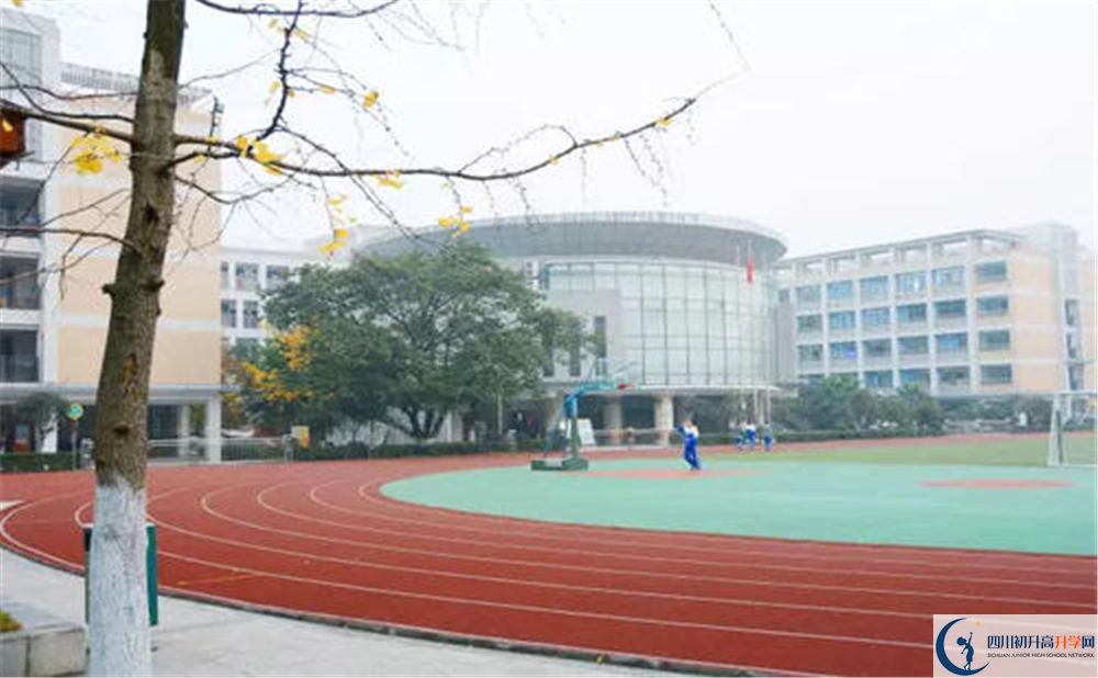 成都十二中（四川大學附屬中學）補課嗎？