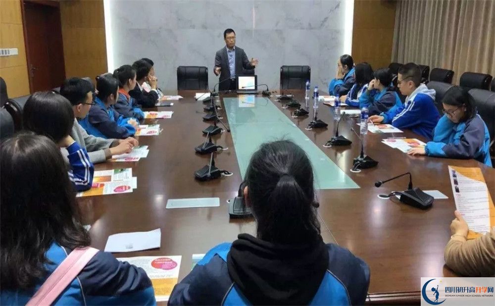 新都一中2020年高考人數(shù)是多少？