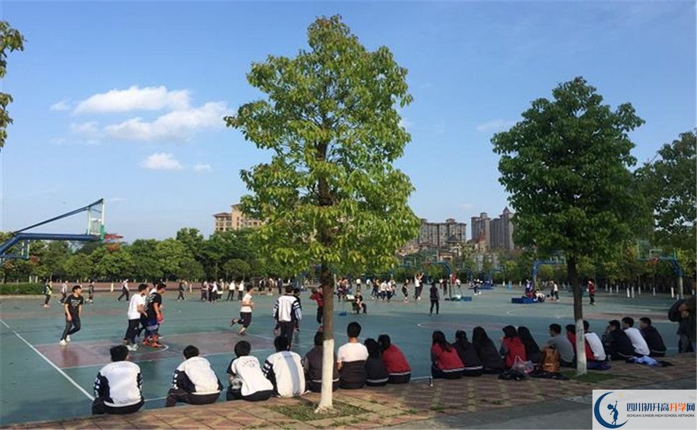 三原外國語學校今年的學費怎么收取，是否變化？