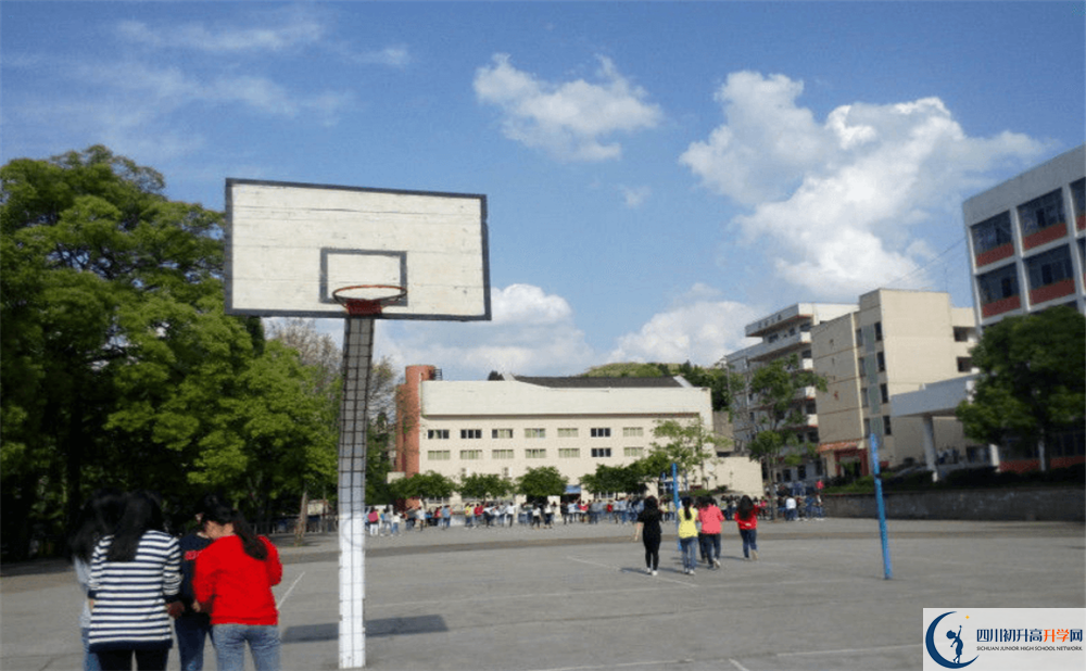 蓬安二中今年的錄取條件是否有變化？